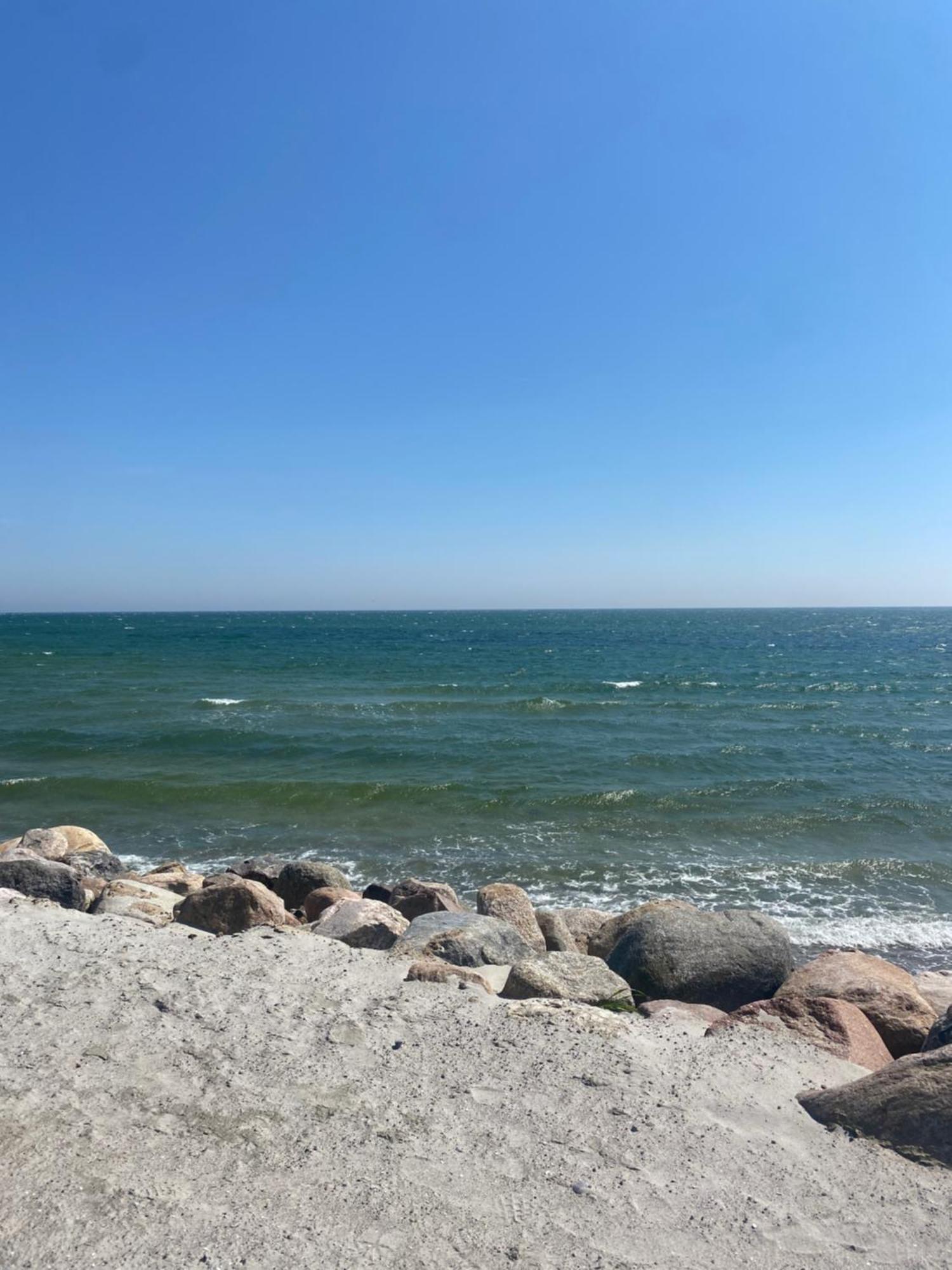 Wohnwagen Auf Dem Wulfenerhals Ca 150M Bis Zum Meer Fehmarn Bagian luar foto