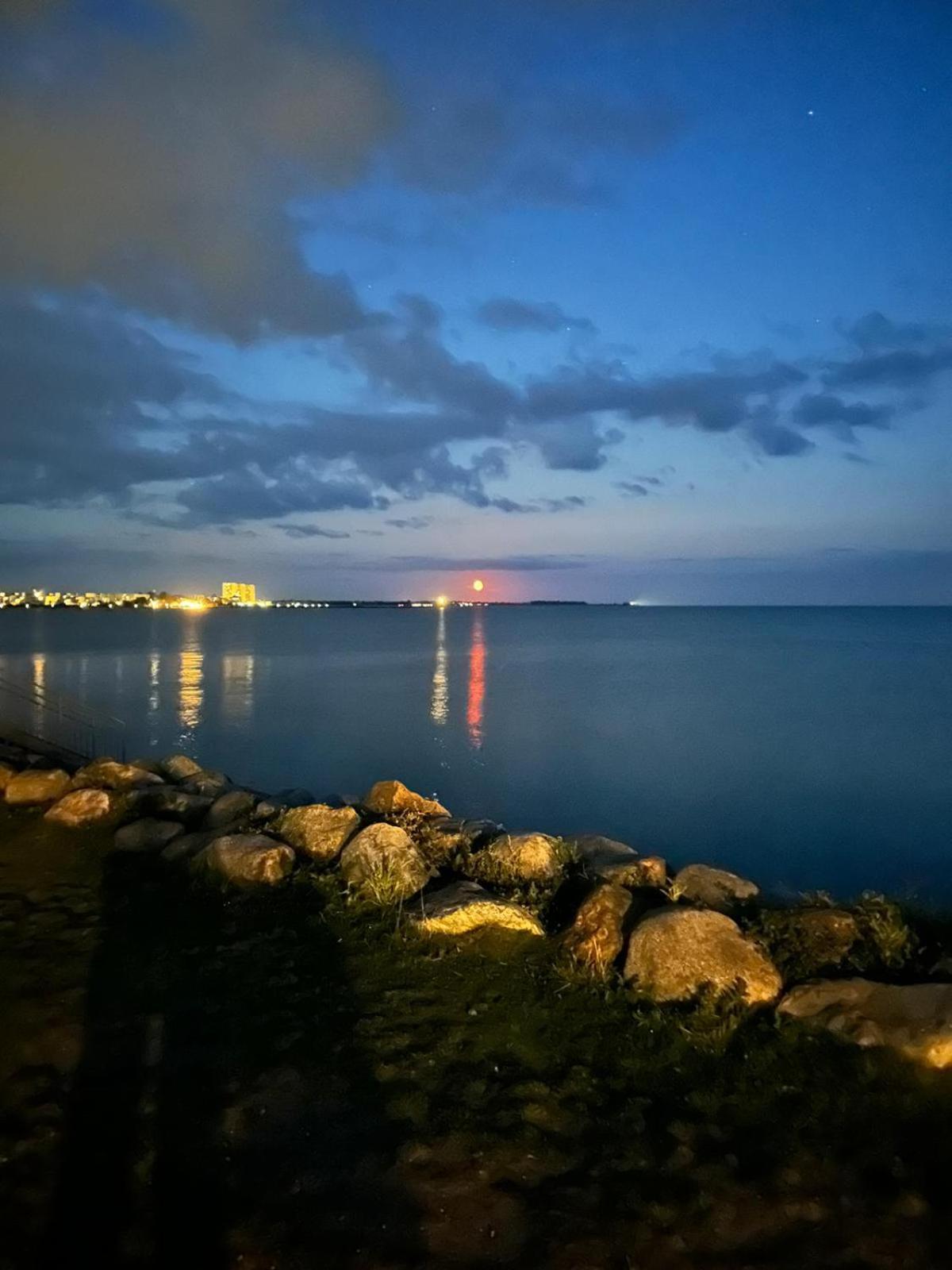 Wohnwagen Auf Dem Wulfenerhals Ca 150M Bis Zum Meer Fehmarn Bagian luar foto