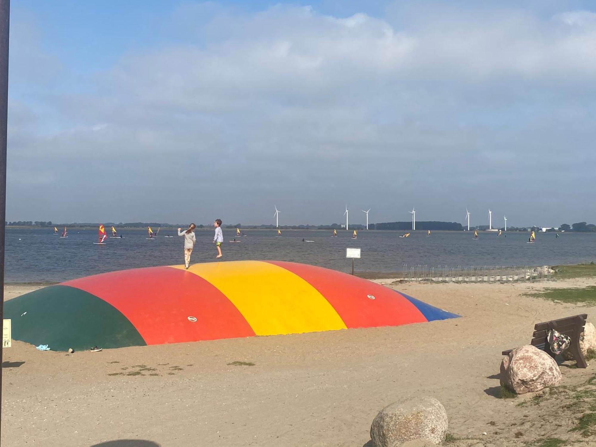 Wohnwagen Auf Dem Wulfenerhals Ca 150M Bis Zum Meer Fehmarn Bagian luar foto