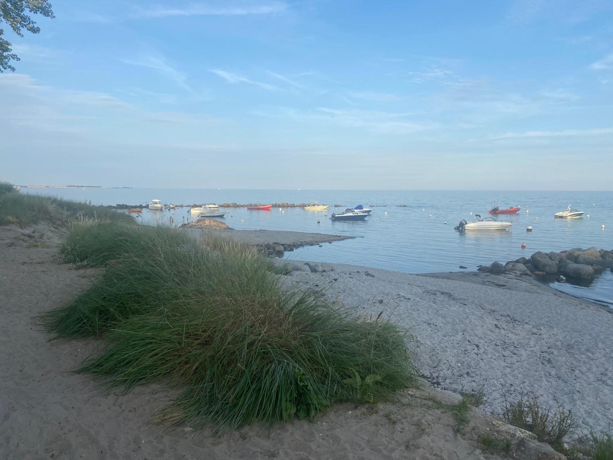 Wohnwagen Auf Dem Wulfenerhals Ca 150M Bis Zum Meer Fehmarn Bagian luar foto