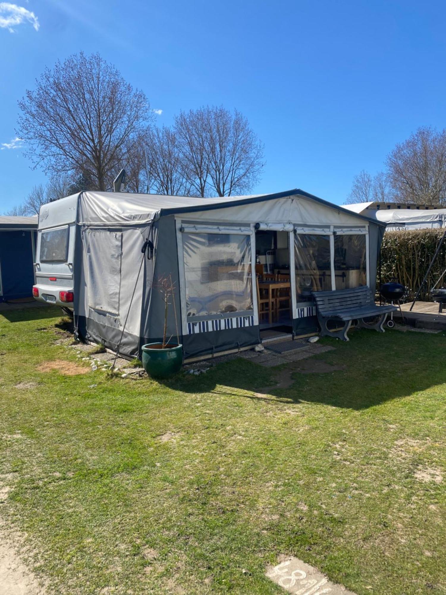 Wohnwagen Auf Dem Wulfenerhals Ca 150M Bis Zum Meer Fehmarn Bagian luar foto